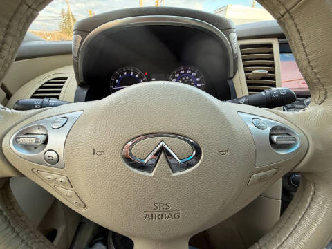 2012 Infiniti FX35
