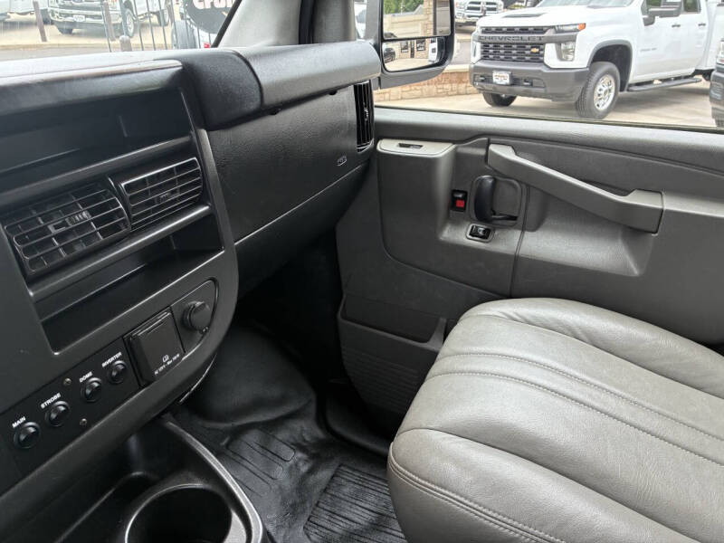 2017 Chevrolet Express 2500
