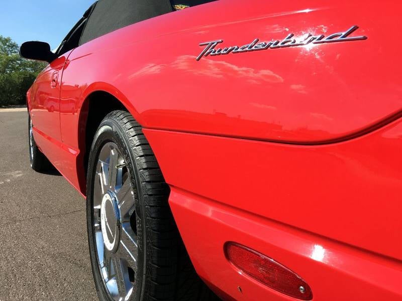 2004 Ford Thunderbird Deluxe photo 9