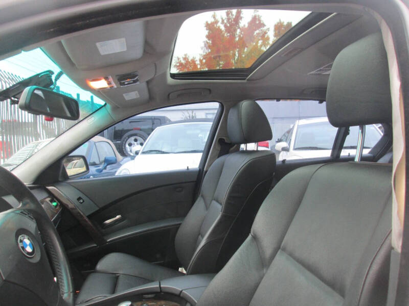 2004 BMW 5 Series 530i