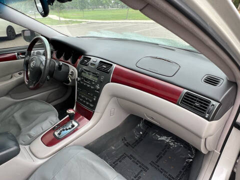 2004 Lexus ES 330