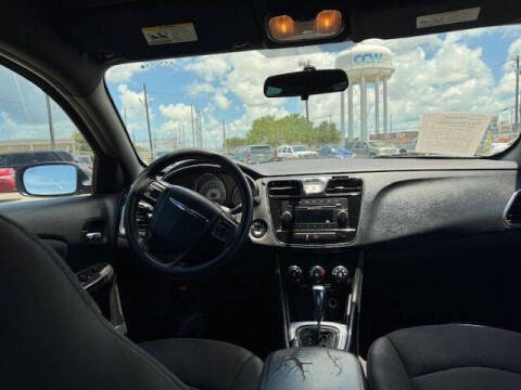 2014 Chrysler 200 LX