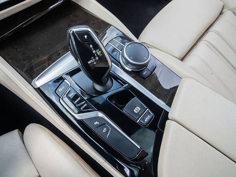 2017 BMW 5 Series 530i
