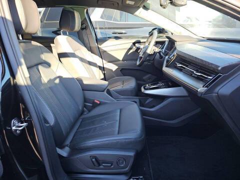 2024 Audi Q4 e-tron quattro Premium Plus 55