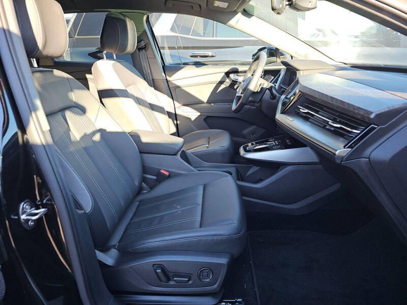 2024 Audi Q4 e-tron quattro Premium Plus 55