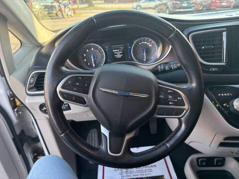 2017 Chrysler Pacifica Touring-L