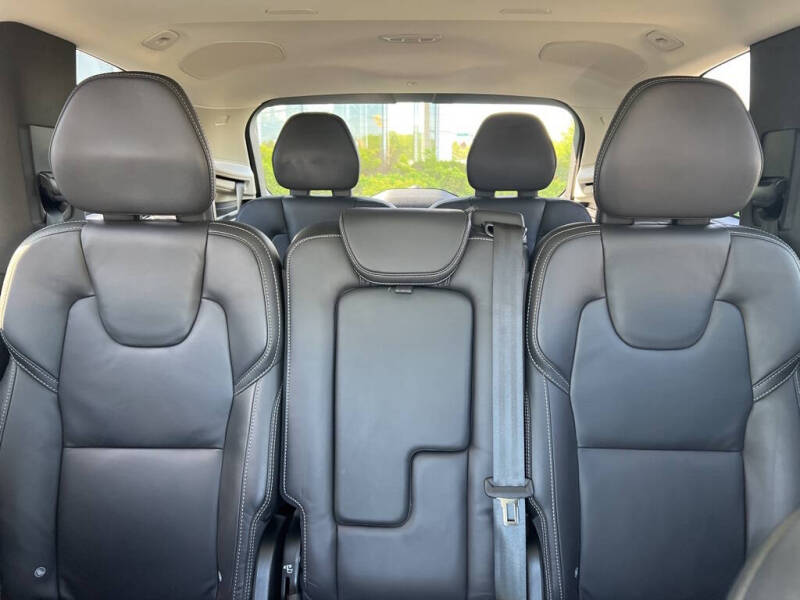 2023 Volvo XC90 Recharge T8 Ultimate Bright Theme 7P