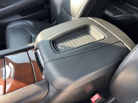 2018 Cadillac Escalade Luxury