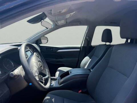 2019 Toyota Highlander LE