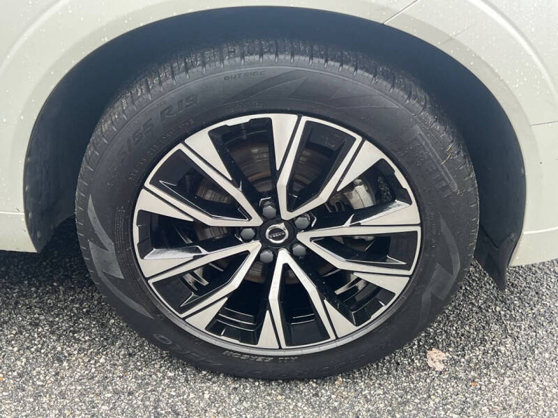 2024 Volvo XC60 B5 Core Dark Theme