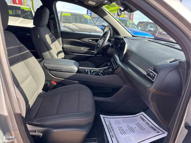 2024 Chevrolet Traverse LT