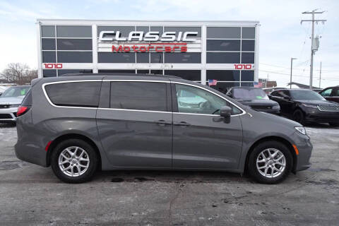 2022 Chrysler Pacifica Touring L