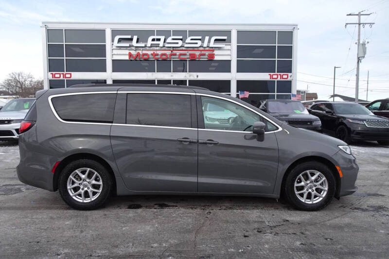 2022 Chrysler Pacifica Touring L