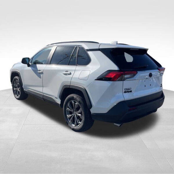 2022 Toyota RAV4 Hybrid XLE Premium