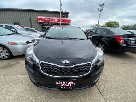 2015 Kia Forte for sale at TOWN & COUNTRY MOTORS in Des Moines IA