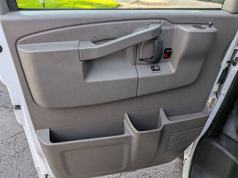 2023 Chevrolet Express 2500