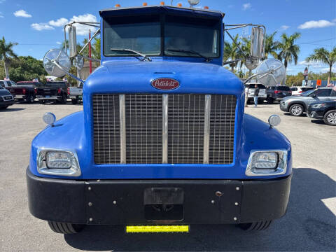 2004 Peterbilt 330