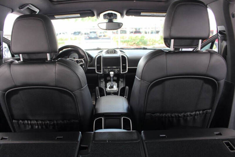 2016 Porsche Cayenne S E-Hybrid