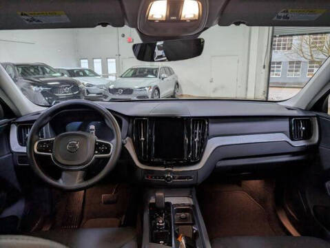 2025 Volvo XC60 B5 Plus Dark Theme