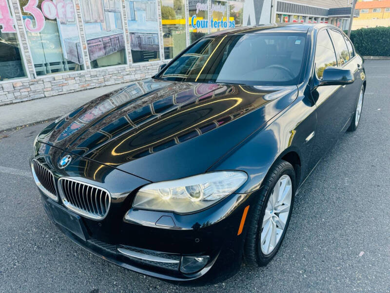 Used 2012 BMW 5 Series 528i with VIN WBAXG5C5XCDX02609 for sale in Tacoma, WA