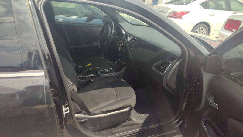 2013 Chrysler 200 LX