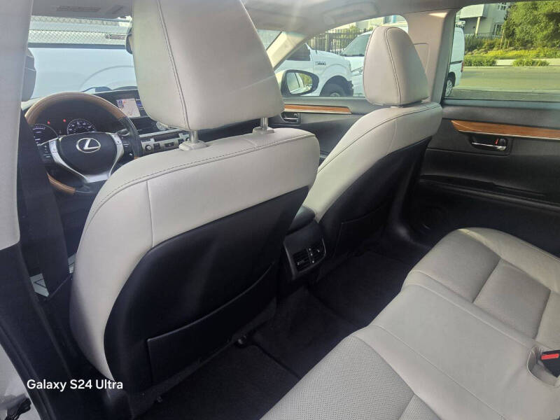 2013 Lexus ES 300h