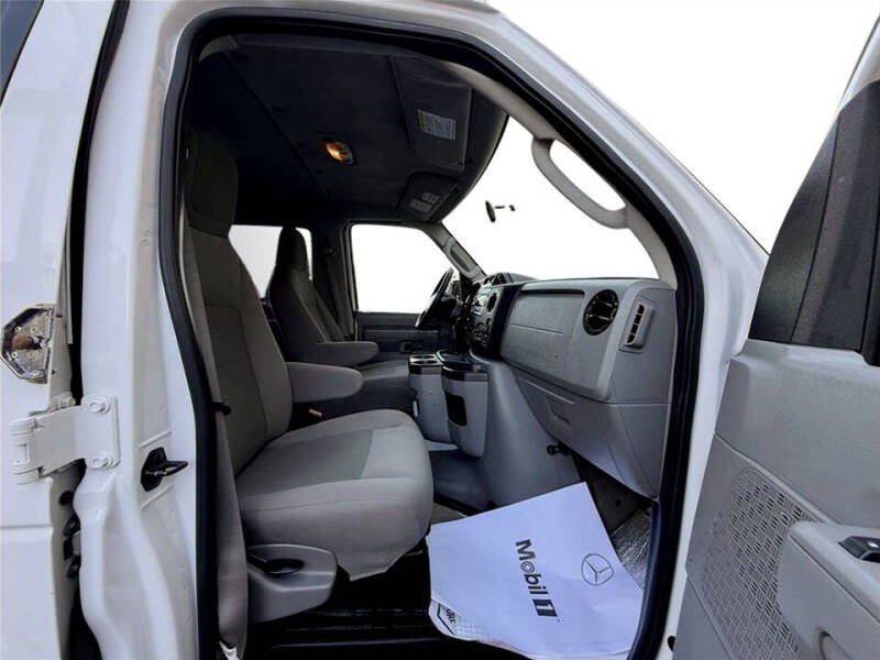 2014 Ford E-Series E-150 XLT