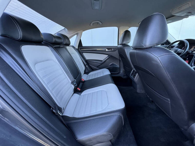 2015 Volkswagen Passat 1.8T Sport