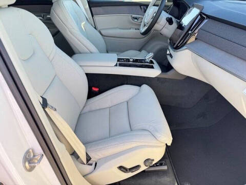 2026 Volvo XC90 B6 Ultra Dark 7P