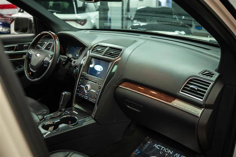 2017 Ford Explorer Platinum