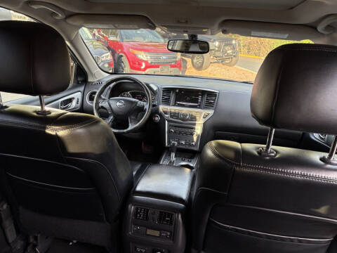 2017 Nissan Pathfinder SL