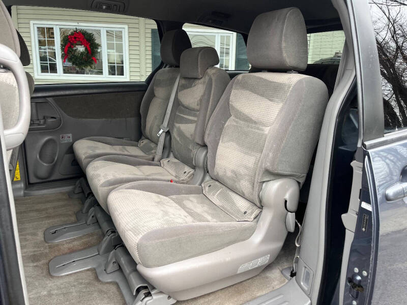2009 Toyota Sienna LE 7-Passenger