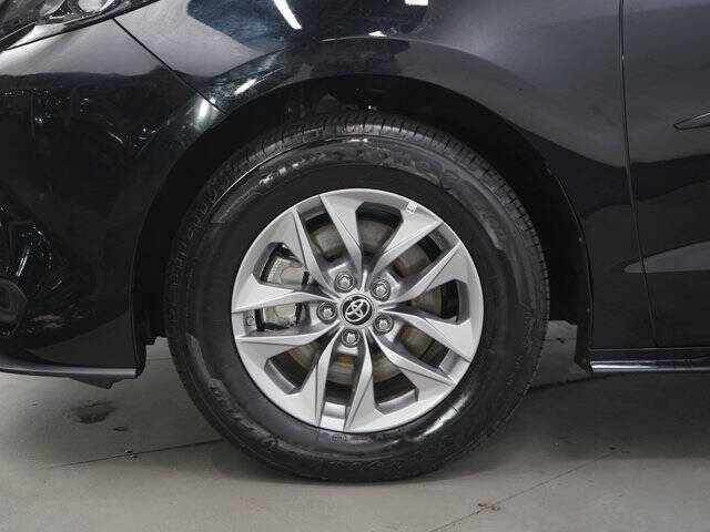 2024 Toyota Sienna LE 8-Passenger