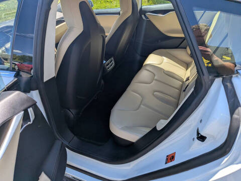 2015 Tesla Model S