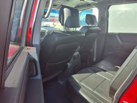 2005 Nissan Titan LE