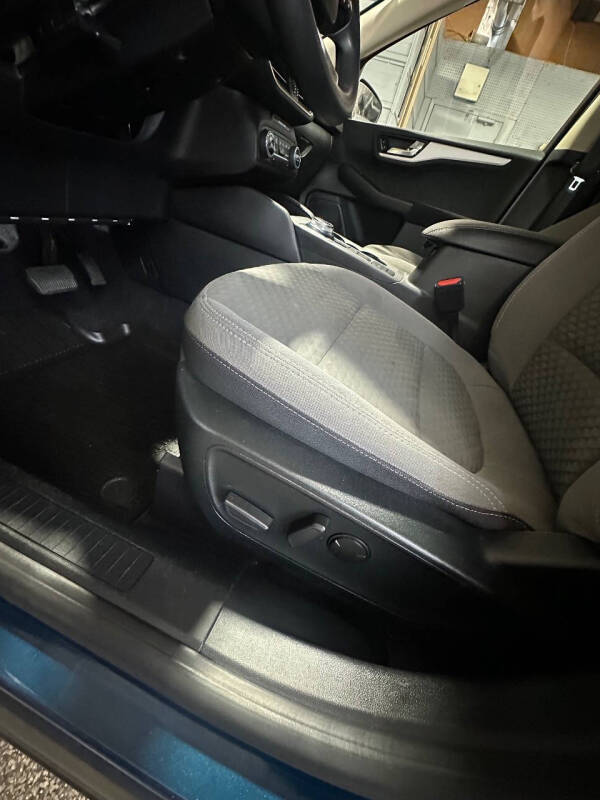 2020 Ford Escape SE