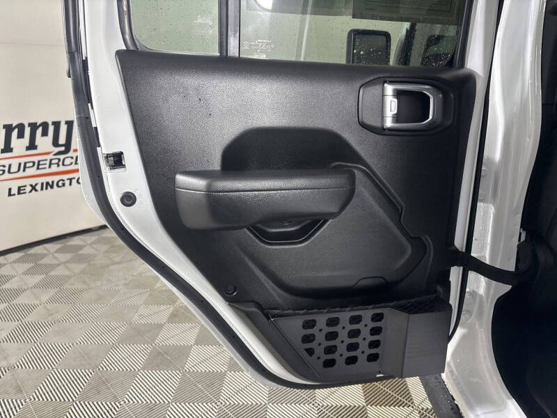 2025 Jeep Gladiator NightHawk