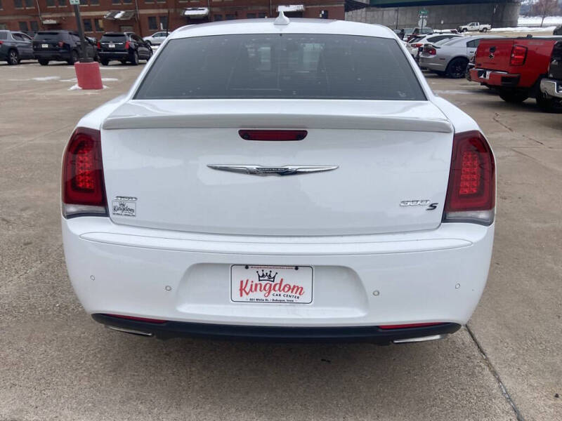 2016 Chrysler 300 S