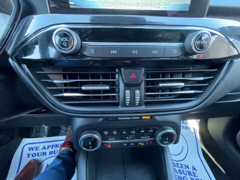 2025 Ford Escape ST-Line Select