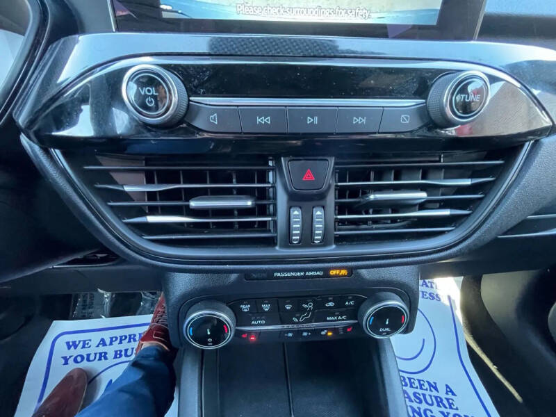 2025 Ford Escape ST-Line Select