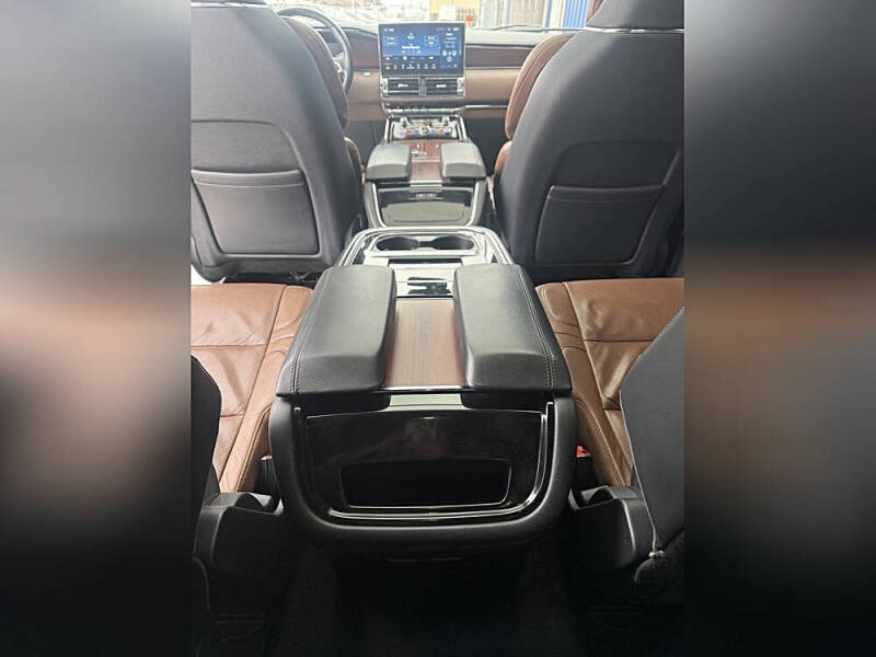 2022 Lincoln Navigator L Reserve