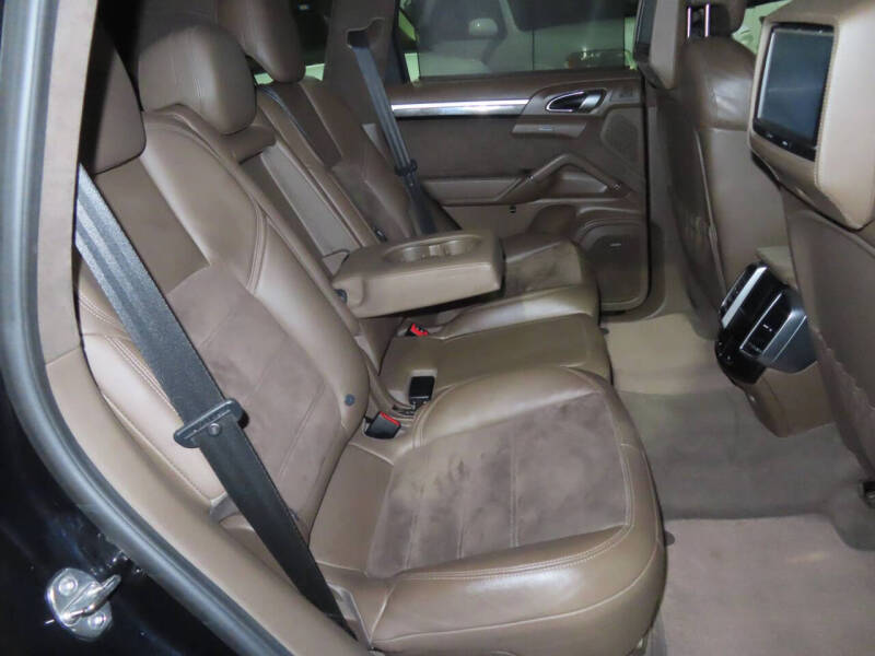 2014 Porsche Cayenne GTS