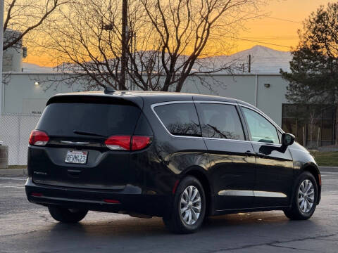 2017 Chrysler Pacifica Touring