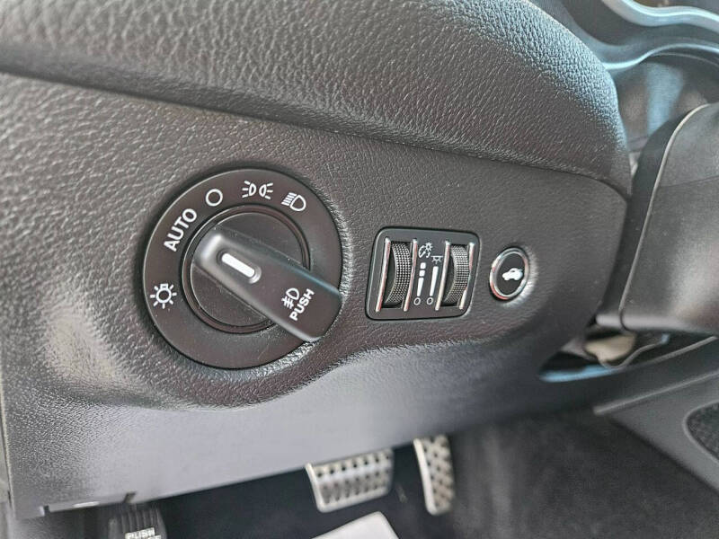 2015 Dodge Challenger SXT Plus