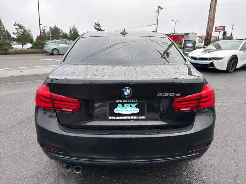 2017 BMW 3 Series 330e iPerformance