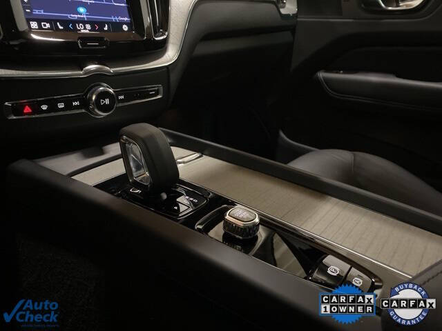 2025 Volvo XC60 B5 Plus Dark Theme