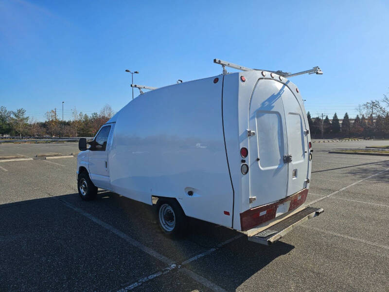 2013 Ford E-Series E-350 SD