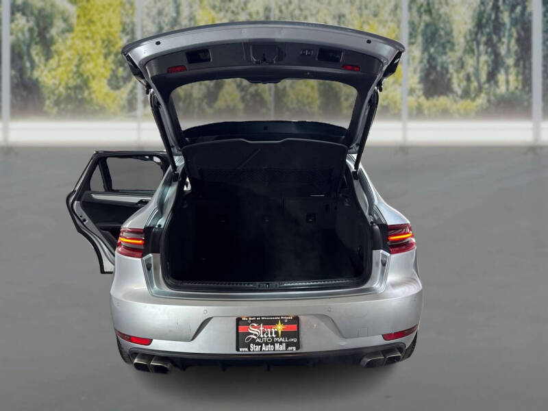 2015 Porsche Macan Turbo