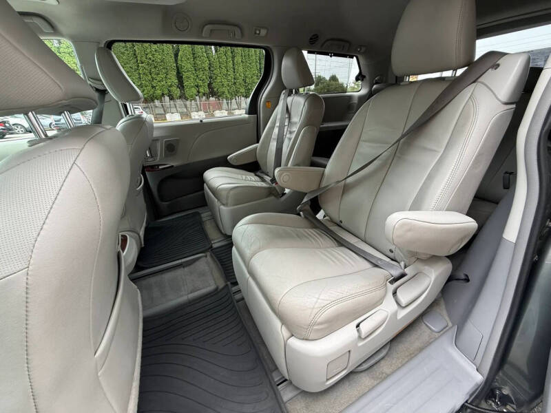 2013 Toyota Sienna