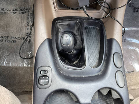 2004 Toyota Sequoia SR5